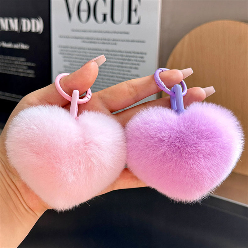 Women'S Real Y2K Fashion - かわいいY2Kふわふわポンポンキーホルダー、女性へのプレゼントに最適。柔らかいハート型ポンポン、本物のウサギのキーチェーンボール、車やバッグのアクセサリー、キーリング。