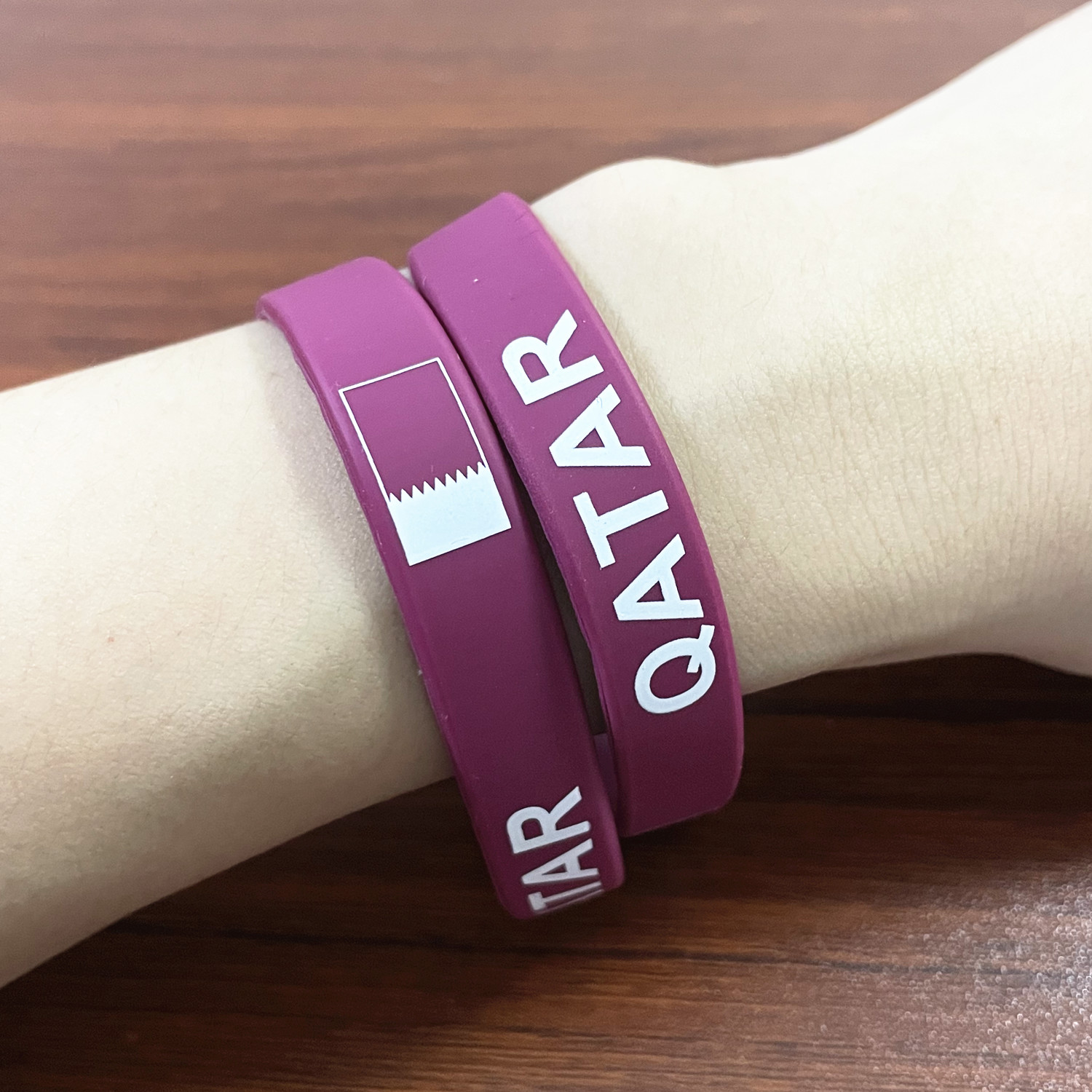男性と女性のための世界旗のシリコーンブレスレット、スポーツゲ - Women Fashion Qatar のレビューと価格