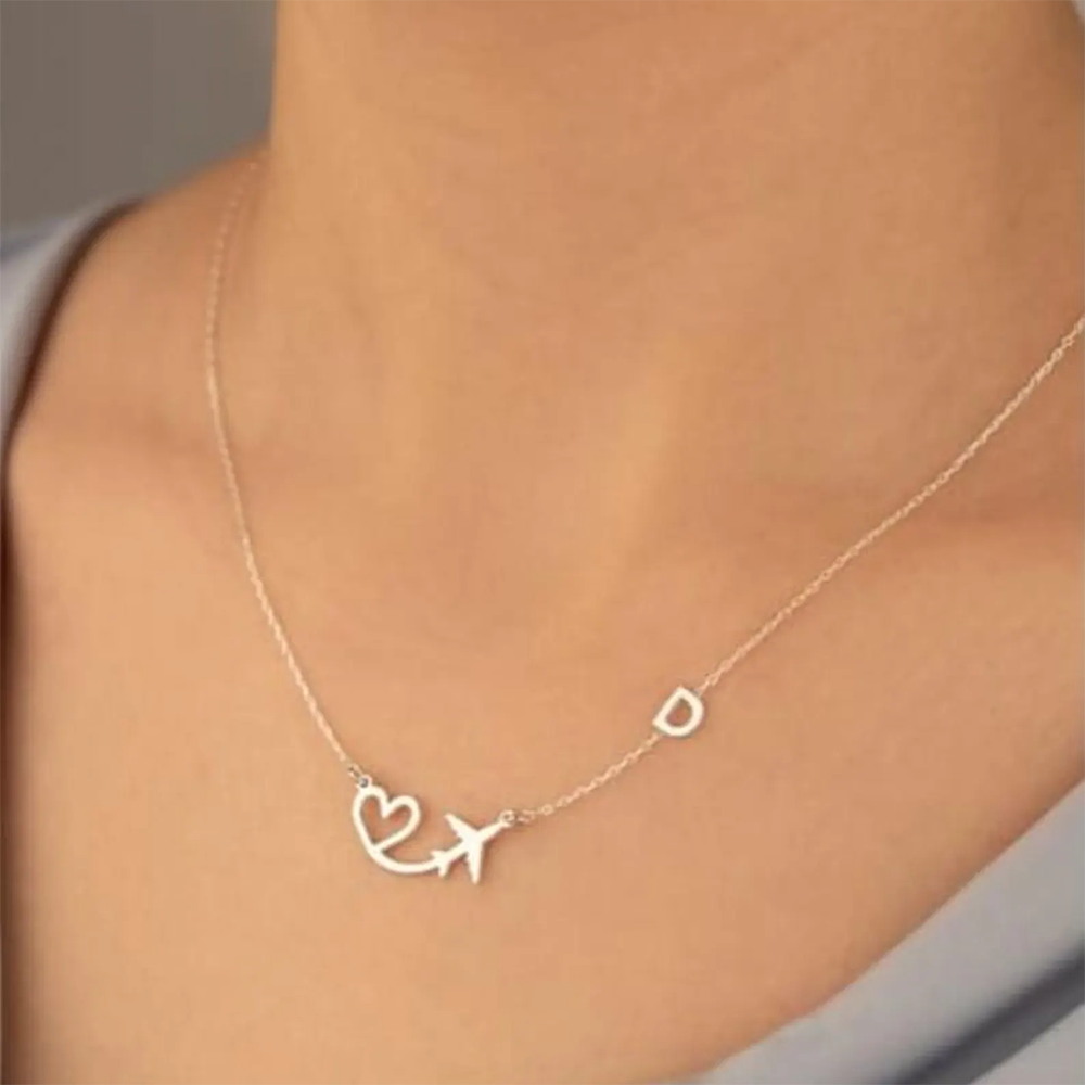 パーソナライズされたハート飛行機イニシャルペンダントネックレ - Women Fashion Names のレビューと価格