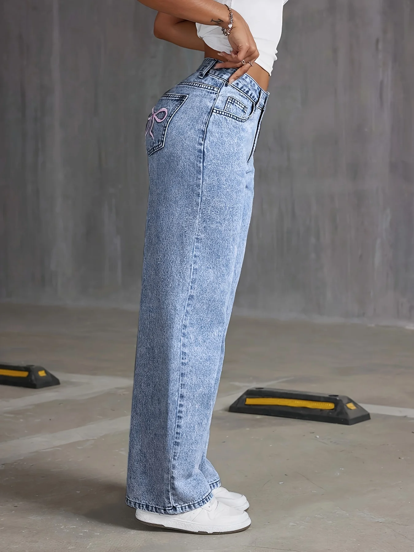 レディース バックポケット リボン刺繍 おしゃれ ワイドレッ - Mom Jeans Women のレビューと価格
