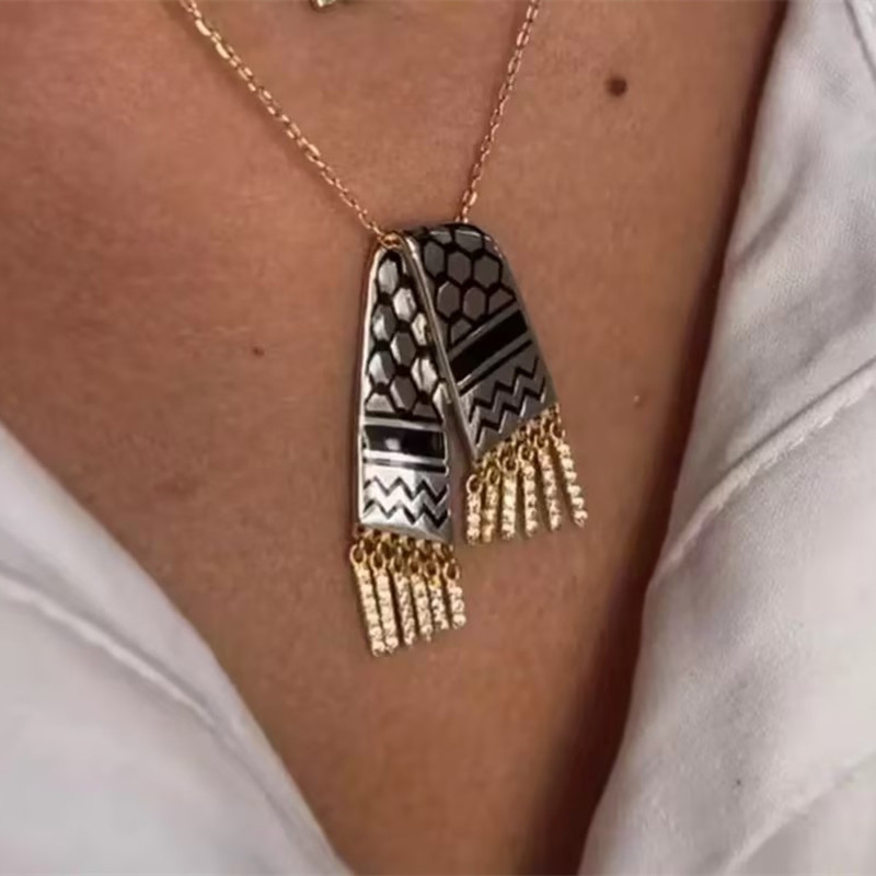 ステンレス鋼スカーフ型ジルコンペンダント、アラブ首長国連邦ネ - Women Fashion Qatar のレビューと価格